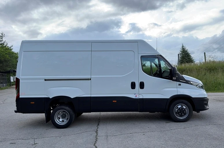Iveco 35c18 3.0* Hi-MATIC* LED* КЛИМА* СР.БАЗА* до 3.5т , снимка 4 - Бусове и автобуси - 54783813
