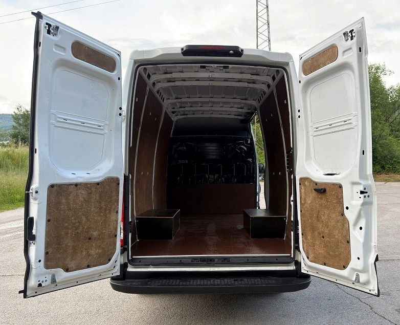 Iveco 35c18 3.0* Hi-MATIC* LED* КЛИМА* СР.БАЗА* до 3.5т , снимка 7 - Бусове и автобуси - 54783813