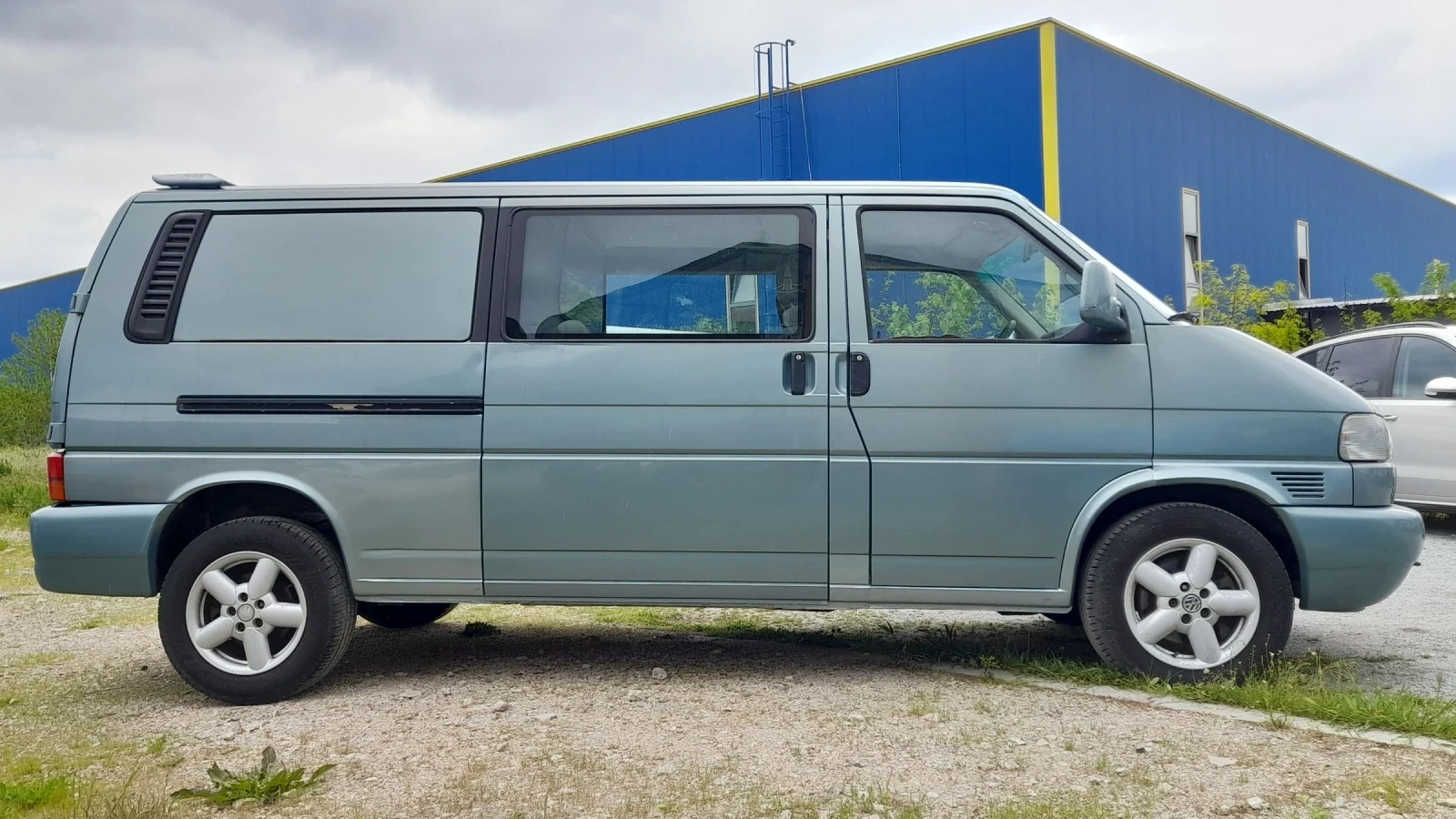 VW Transporter 2.5TDI 151kc Klima 4+ 1m , снимка 3 - Бусове и автобуси - 54498960
