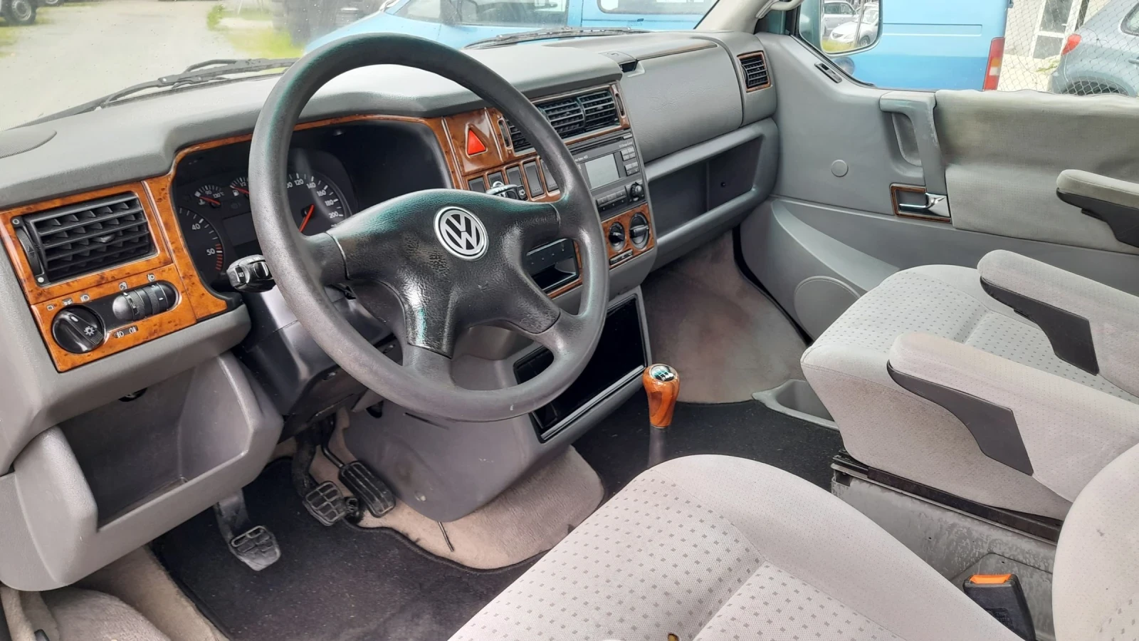 VW Transporter 2.5TDI 151kc Klima 4+ 1m , снимка 10 - Бусове и автобуси - 54498960