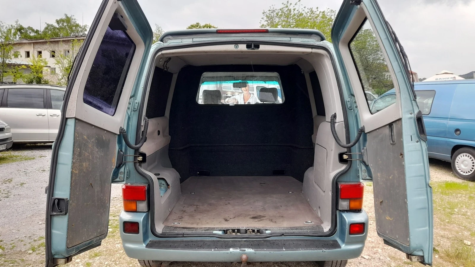 VW Transporter 2.5TDI 151kc Klima 4+ 1m , снимка 5 - Бусове и автобуси - 54498960