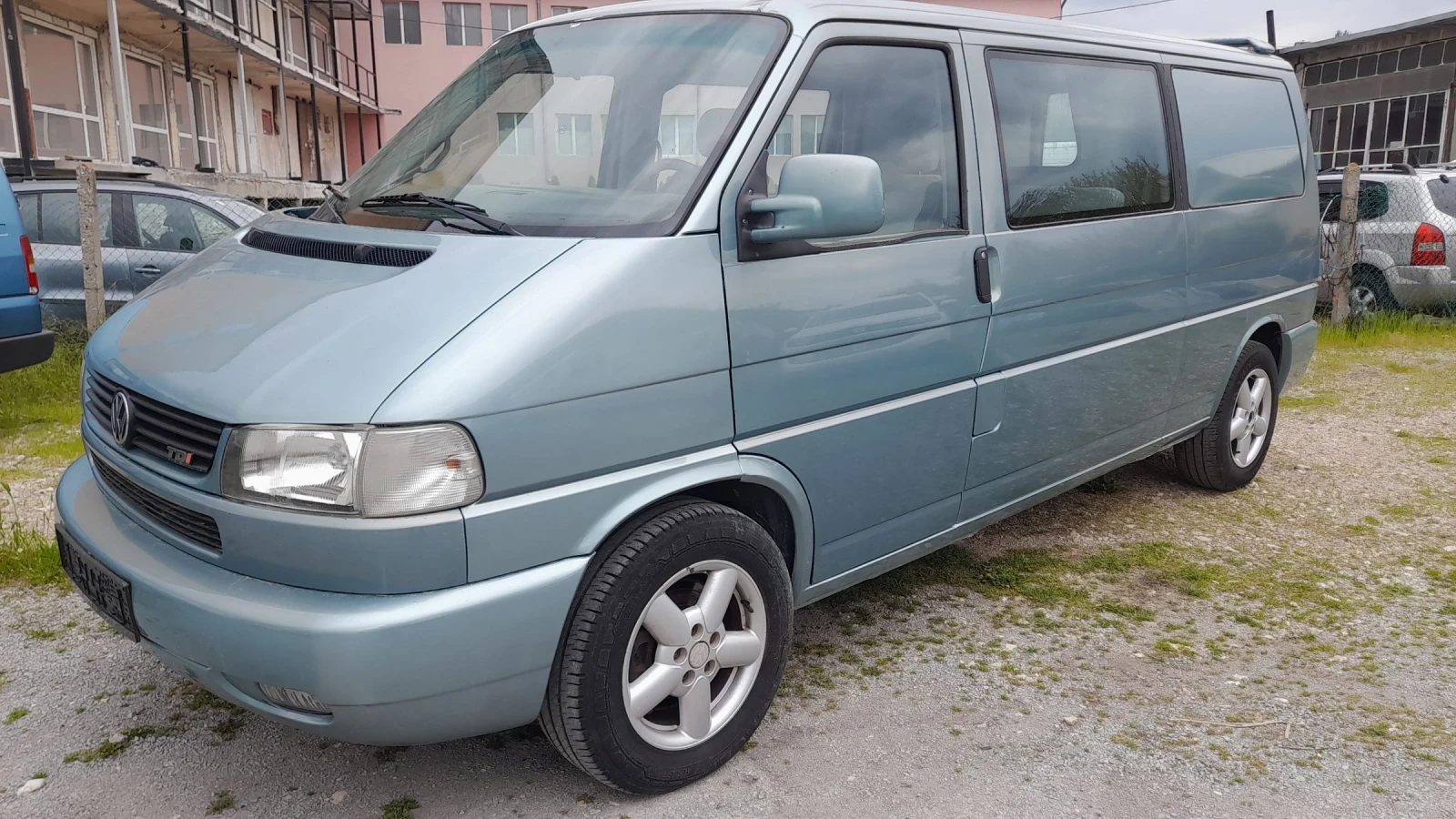 VW Transporter 2.5TDI 151kc Klima 4+ 1m , снимка 8 - Бусове и автобуси - 54498960