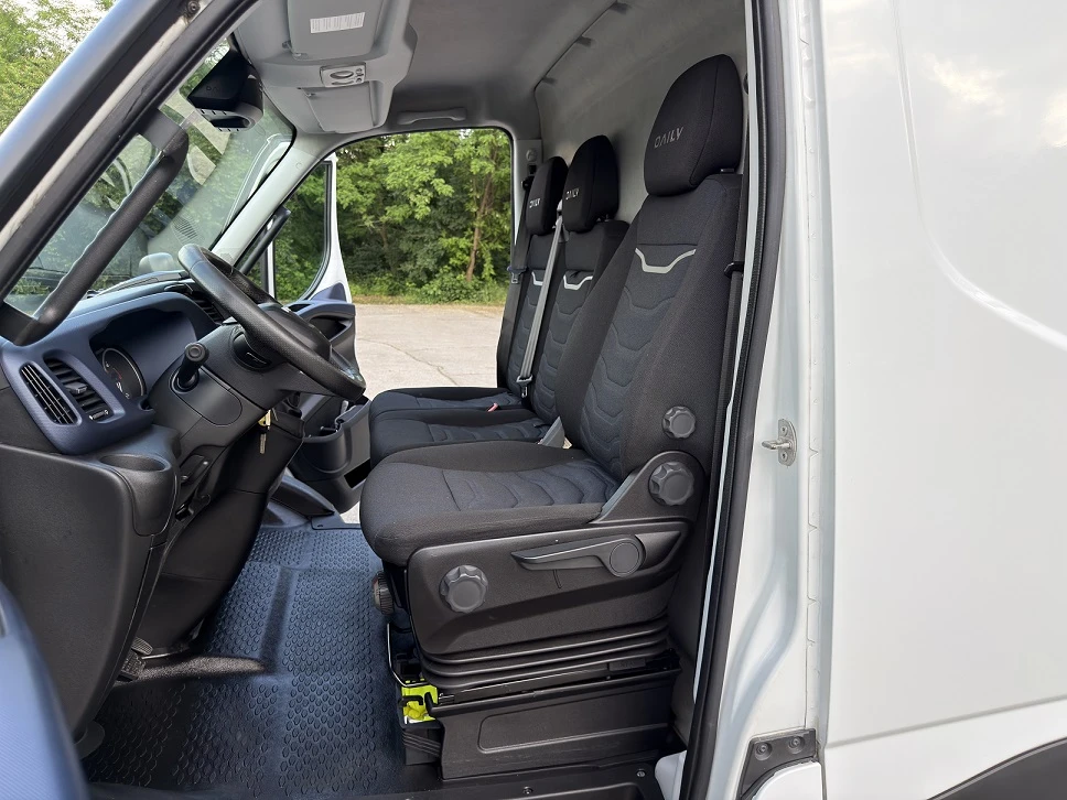 Iveco 35c18 3.0* Hi-MATIC* LED* КЛИМА* СР.БАЗА* до 3.5т , снимка 9 - Бусове и автобуси - 54783813