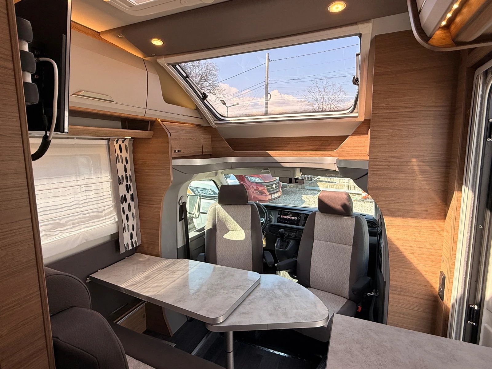 Кемпер Knaus T6.1 Bulli Tourer Vansation 500MQ, снимка 7 - Каравани и кемпери - 53978188