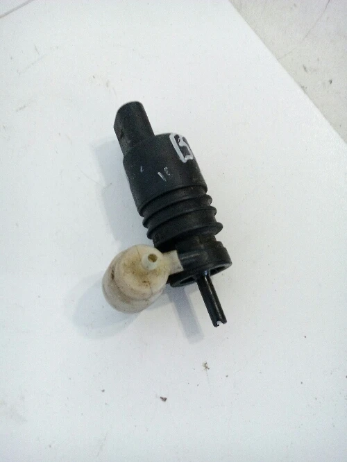 Помпа чистачки Фолксваген Бора V6