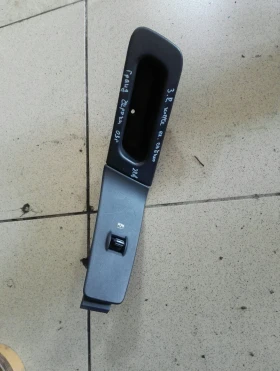 Копче ел стъкло задно дясно Гранд Чероки