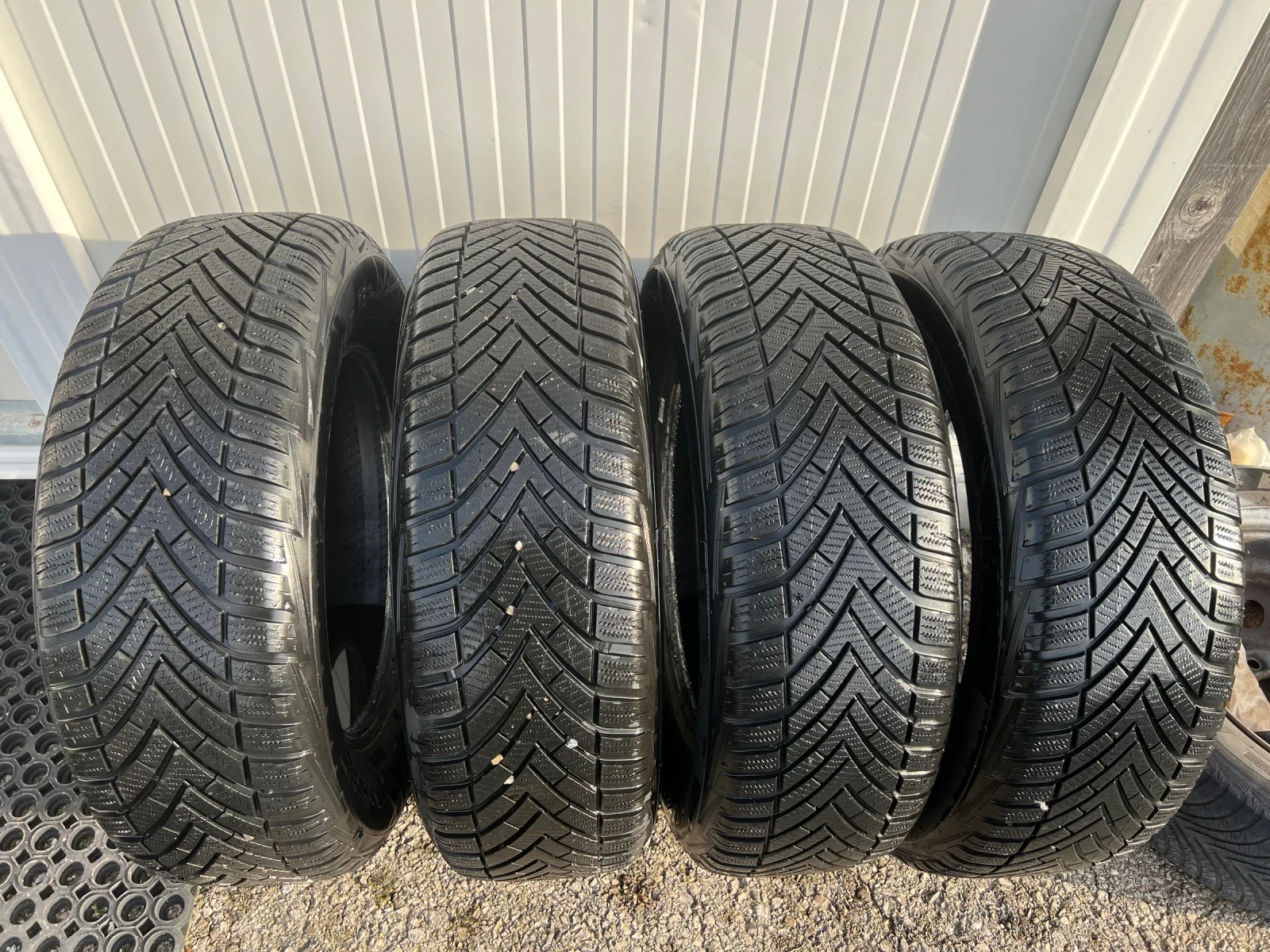 ���� 215/65R16 | Mobile.bg � ����������� 1