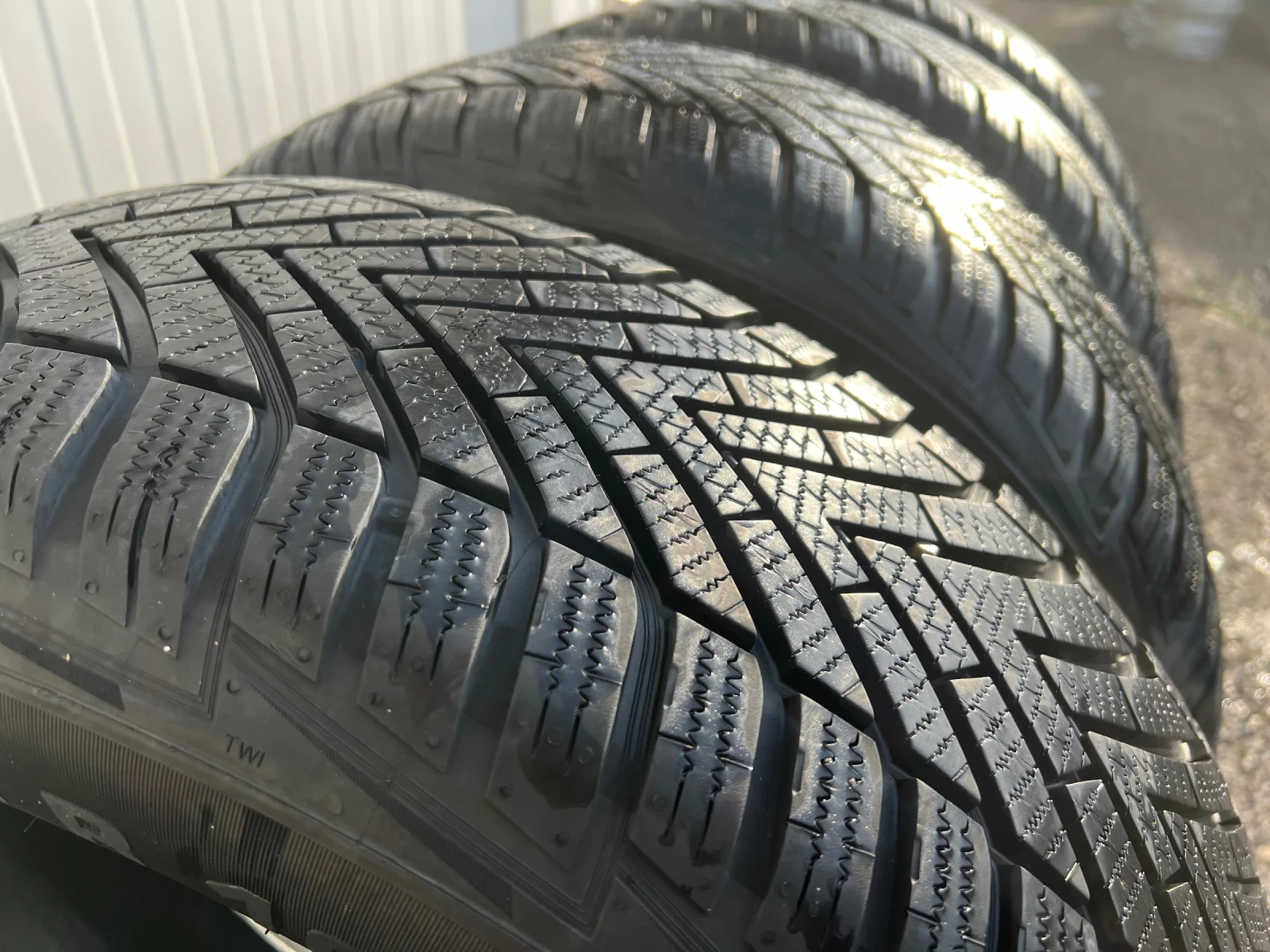 ���� 215/65R16 | Mobile.bg � ����������� 2
