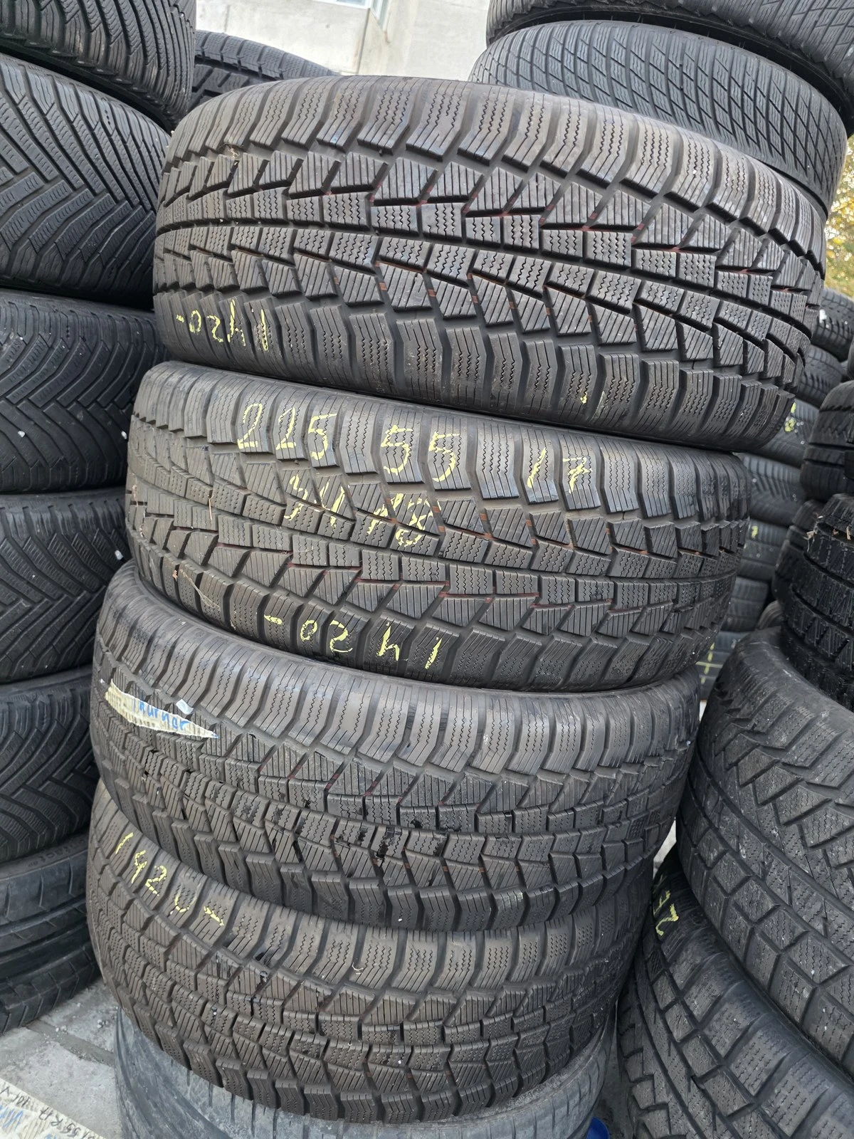 Гуми Зимни 225/55R17, снимка 8 - Гуми и джанти - 56663245