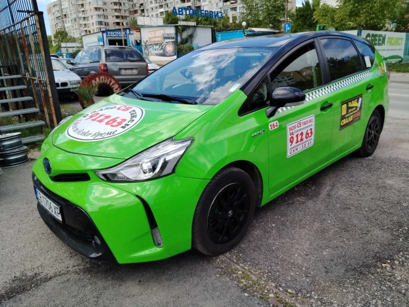 Toyota Prius 1.8 Hybrid, снимка 3 - Автомобили и джипове - 47061101