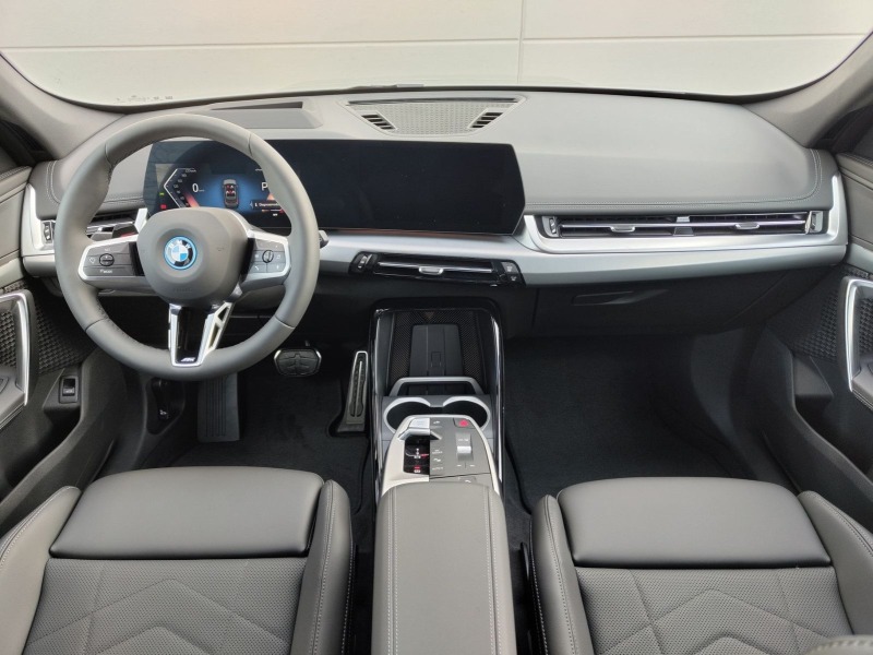 BMW iX1 eDrive20 M-Sport = NEW= Гаранция, снимка 8 - Автомобили и джипове - 46431683