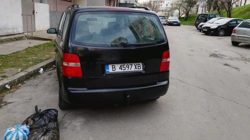 VW Touran, снимка 2 - Автомобили и джипове - 49484108