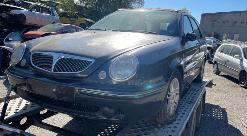Lancia Lybra 1.8 i, снимка 2 - Автомобили и джипове - 53162240