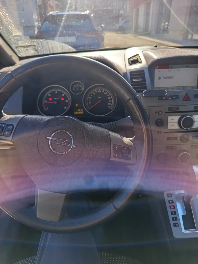 Opel Zafira, снимка 10 - Автомобили и джипове - 52420779