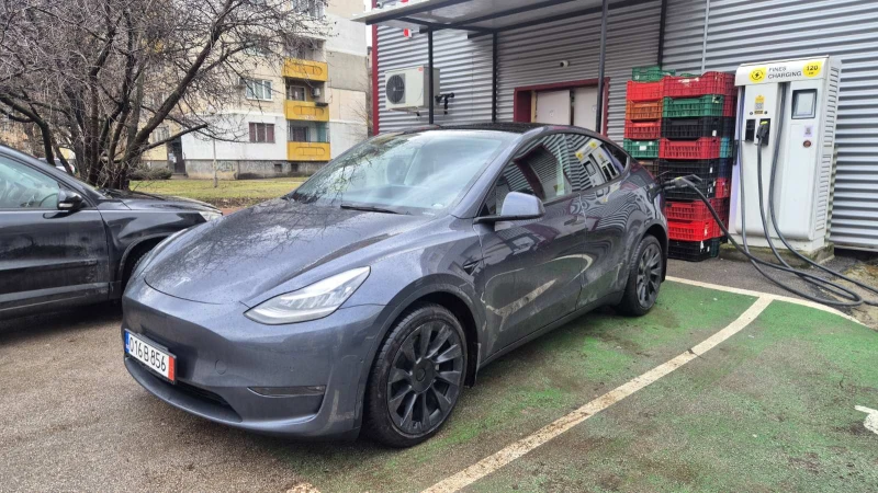 Tesla Model Y Long range 4x4