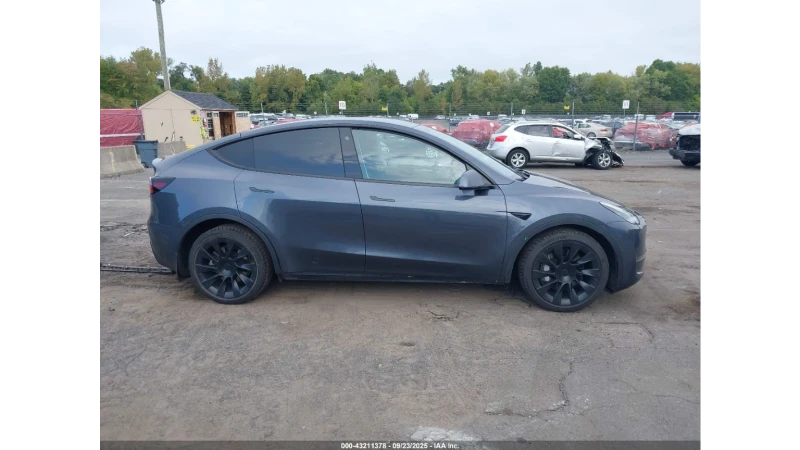 Tesla Model Y Long range 4x4, снимка 2 - Автомобили и джипове - 52452121
