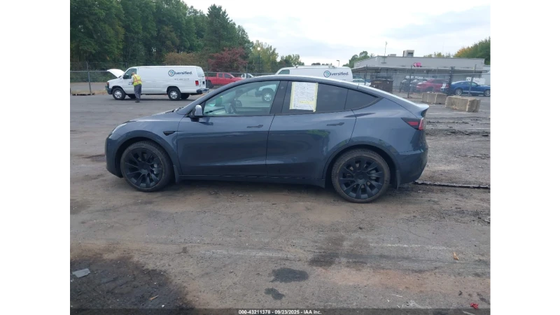 Tesla Model Y Long range 4x4, снимка 6 - Автомобили и джипове - 52452121