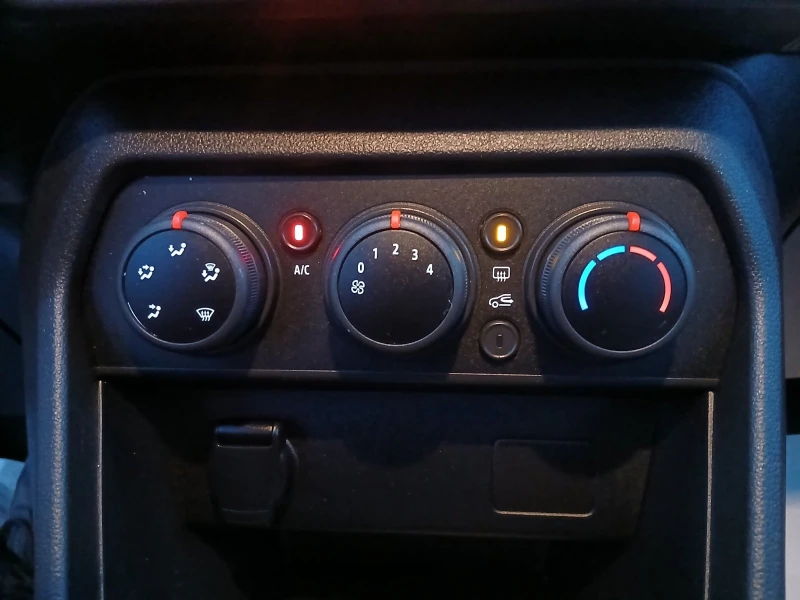Dacia Sandero Klima EURO 6, снимка 11 - Автомобили и джипове - 52638439