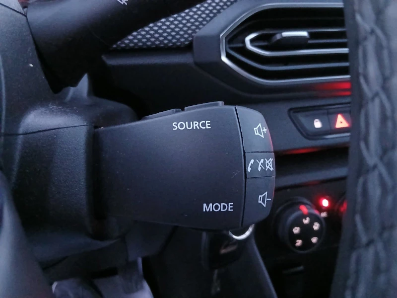 Dacia Sandero Klima EURO 6, снимка 13 - Автомобили и джипове - 52638439