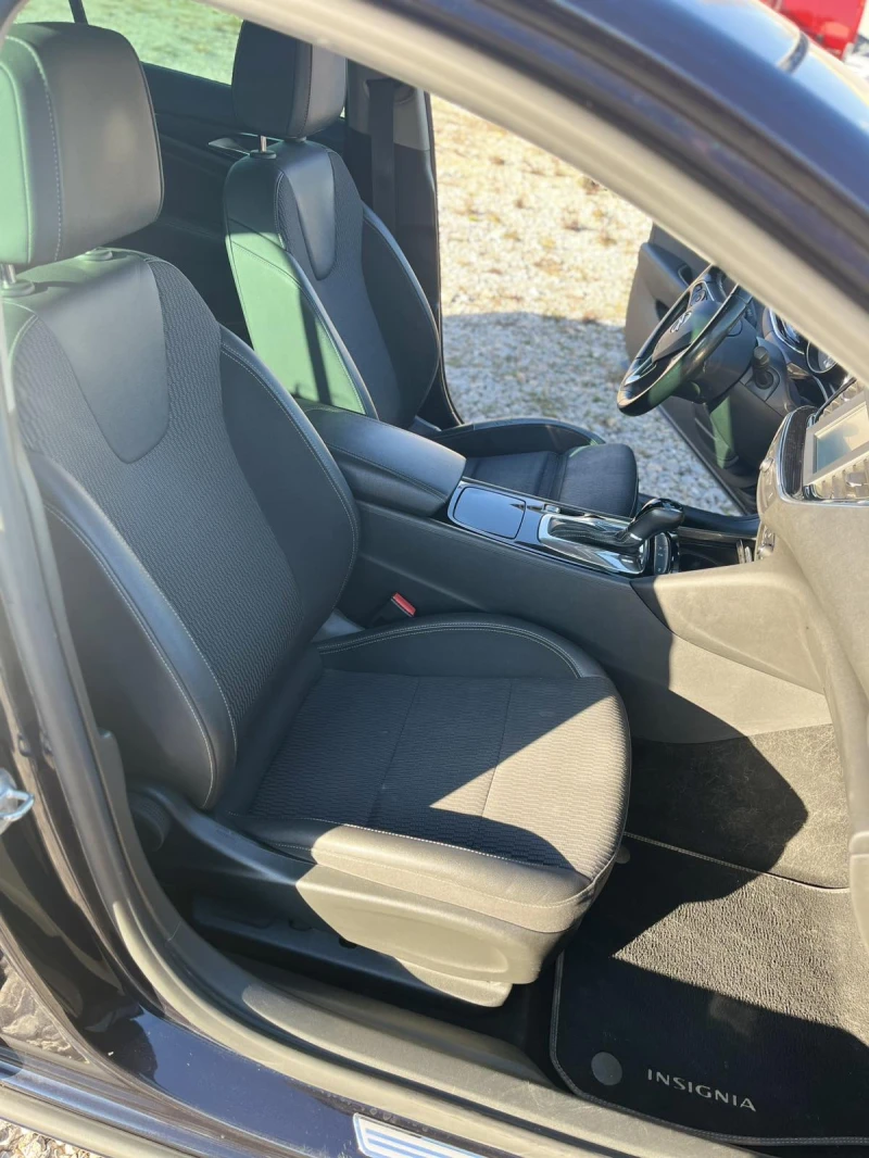 Opel Insignia, снимка 10 - Автомобили и джипове - 52738266