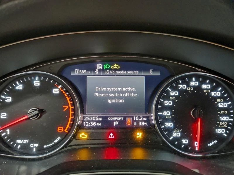 Audi A5 2.0L 4 All wheel drive, снимка 14 - Автомобили и джипове - 53144378