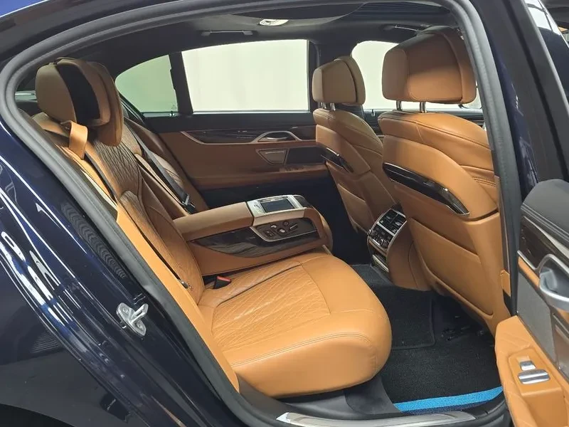 BMW 730 D xDrive M Sports - САМО 30% АВАНС, снимка 10 - Автомобили и джипове - 55845252