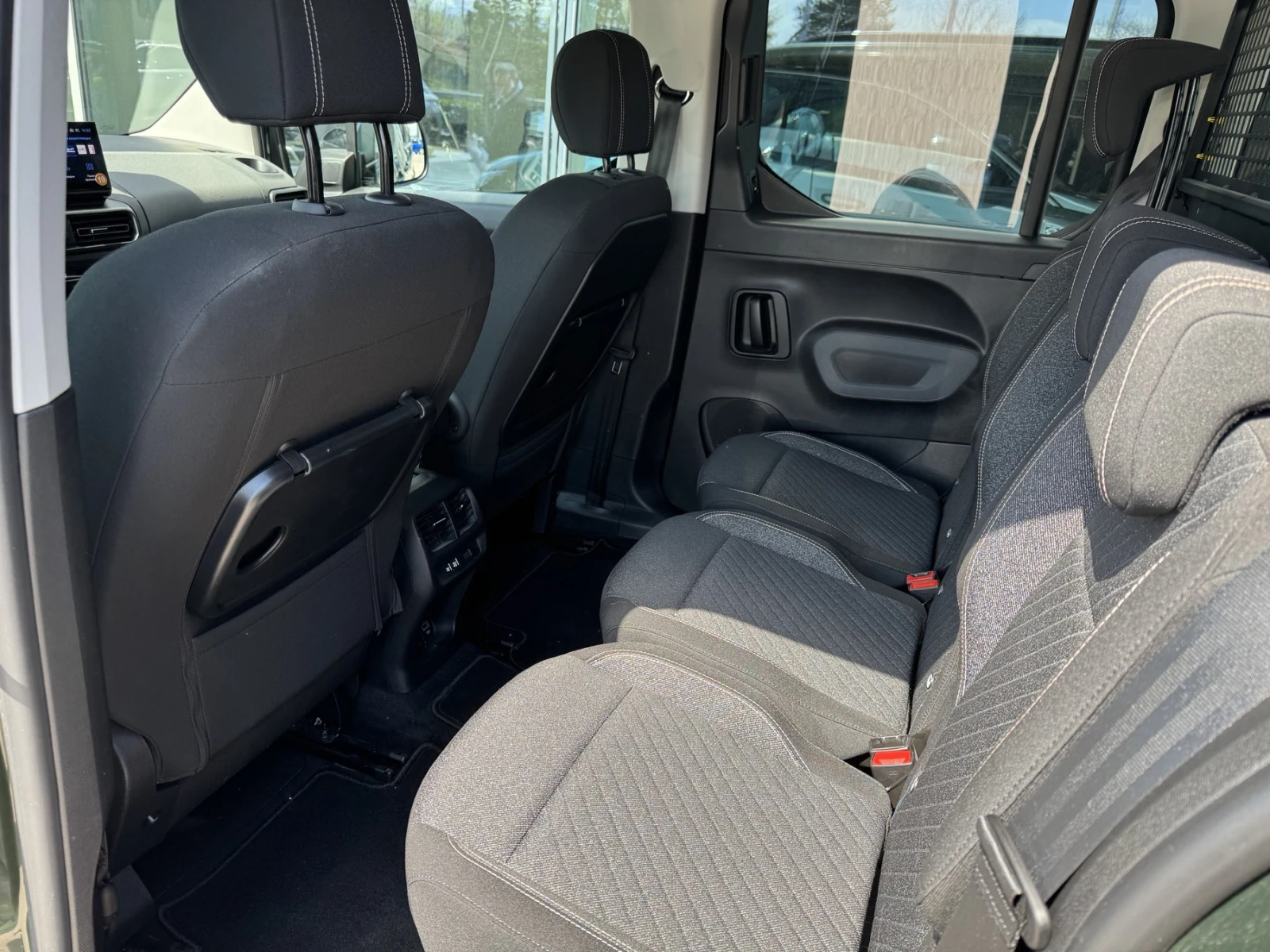 Peugeot Rifter MCA MPV Standard ALLURE 1.5 BlueHDI 130 EAT8 S&S E - изображение 10