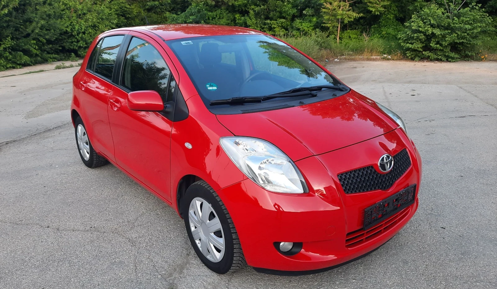 Toyota Yaris 1.3VVT-i - изображение 3