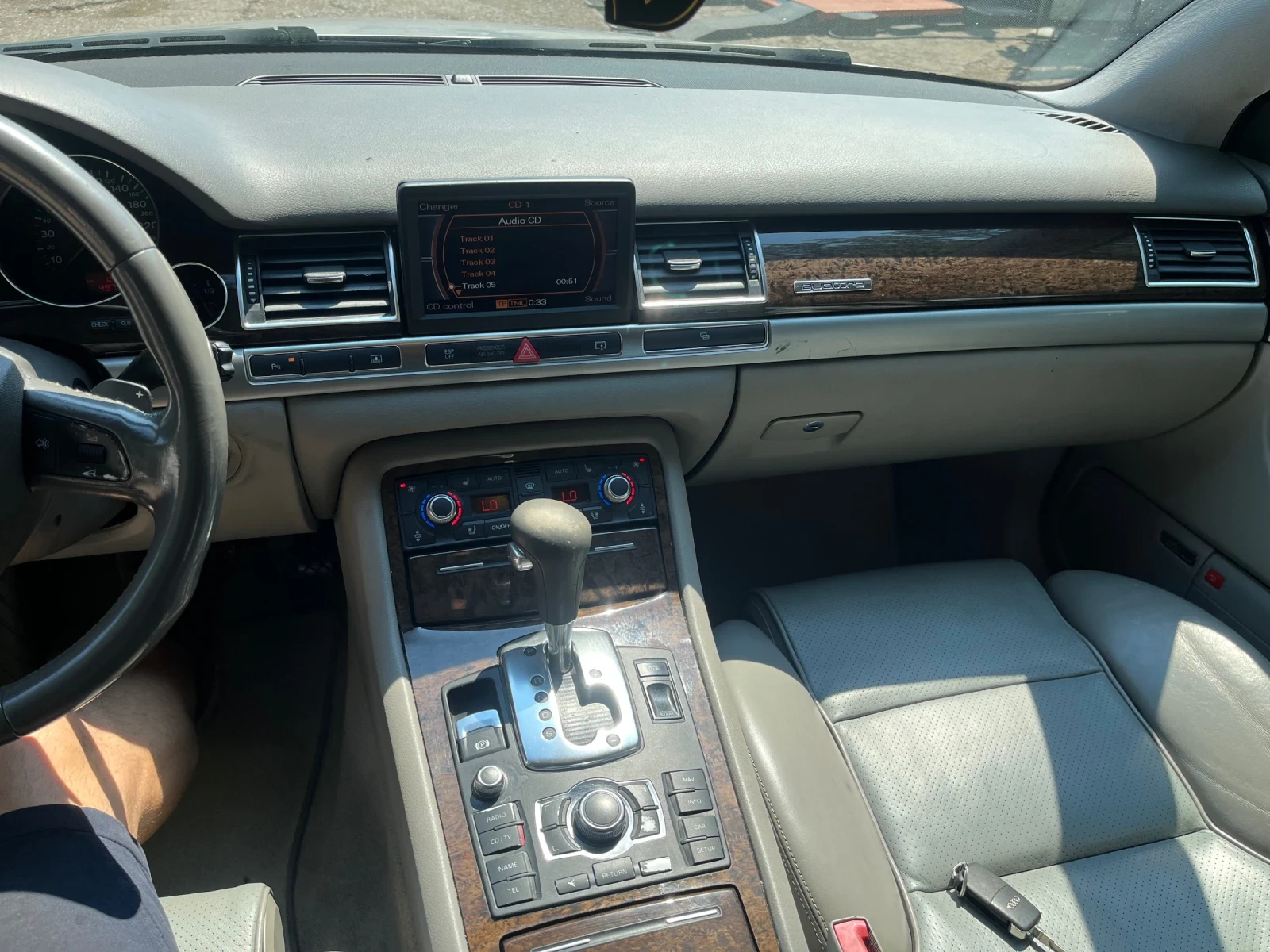 Audi A8 4.2 TDI - изображение 2