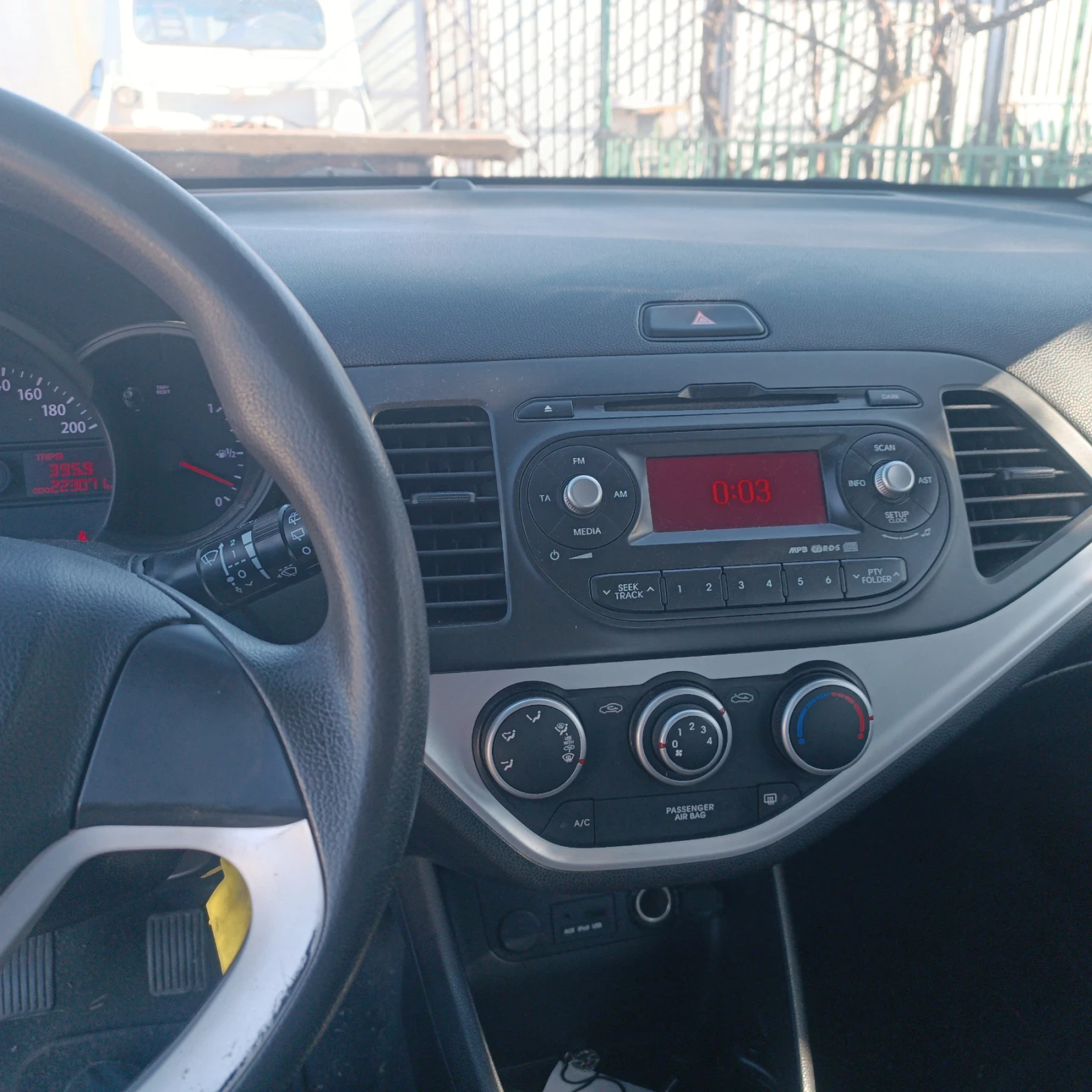 Kia Picanto 1.0i, снимка 10 - Автомобили и джипове - 53660245