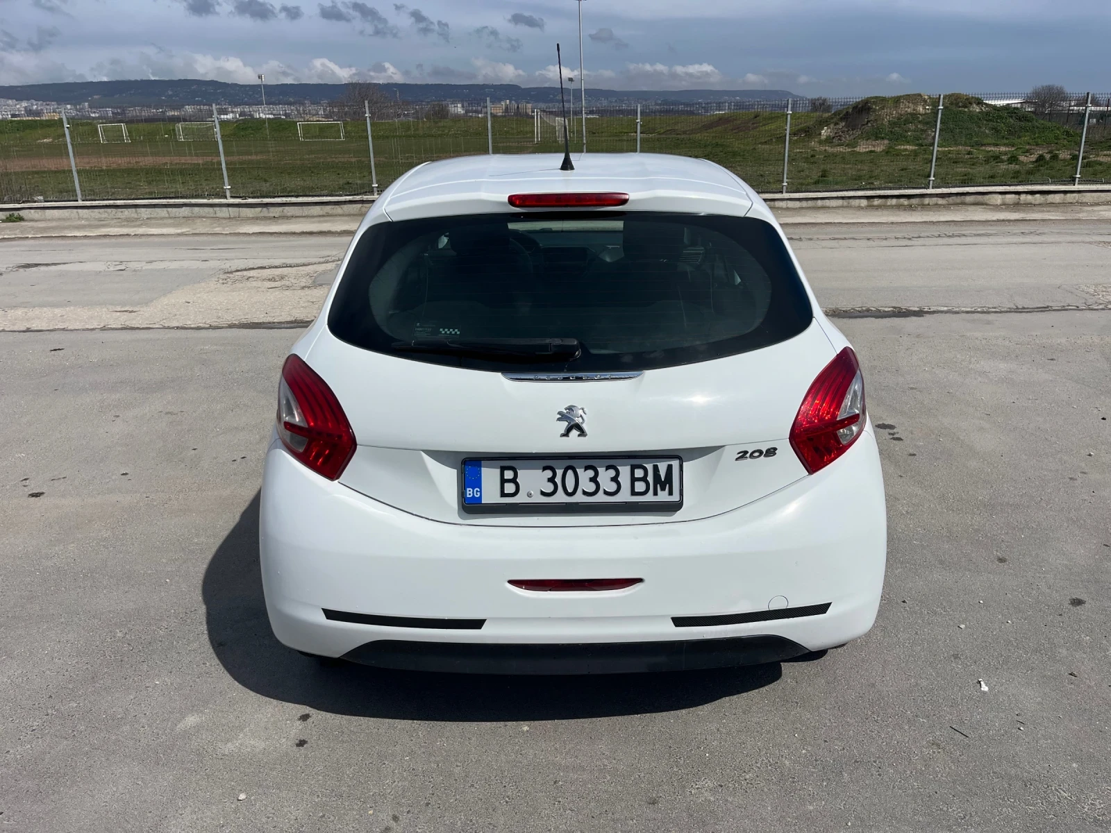 Peugeot 208 1.4 HDI, снимка 5 - Автомобили и джипове - 54171987