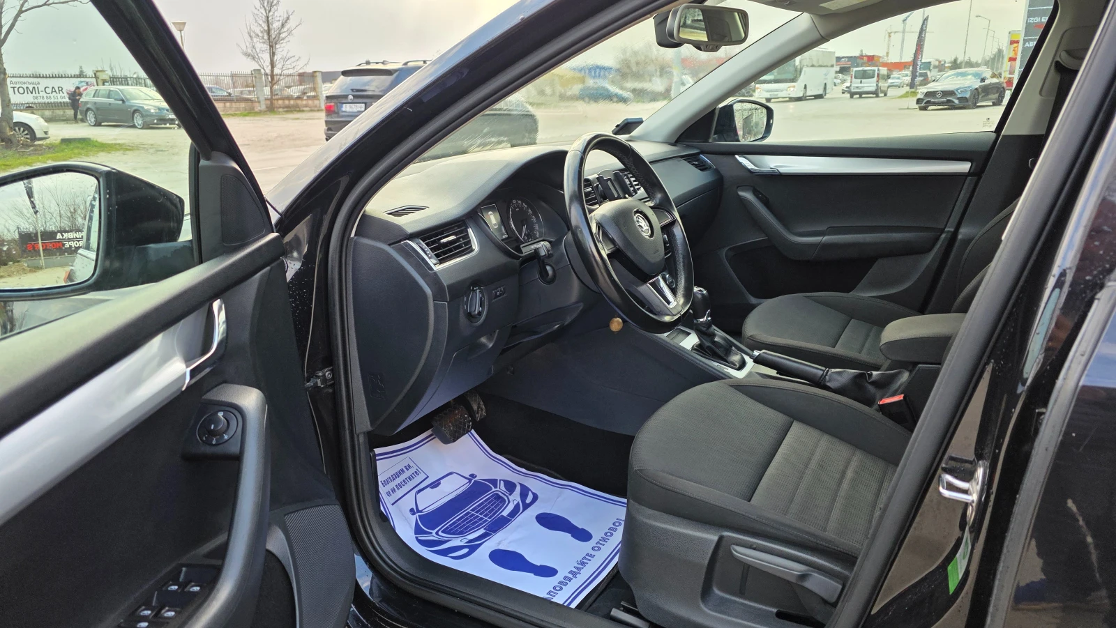 Skoda Octavia KATO ЧИСТО НОВ, снимка 6 - Автомобили и джипове - 54337711