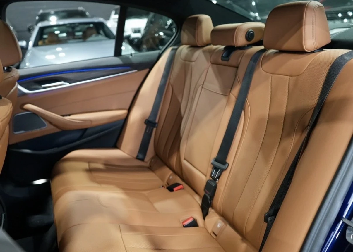 BMW 530 М ПАКЕТ * CARPLAY * H&K * HEAD UP * ПАНО * 29298КМ, снимка 10 - Автомобили и джипове - 54545293