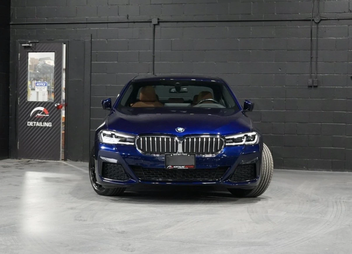 BMW 530 М ПАКЕТ * CARPLAY * H&K * HEAD UP * ПАНО * 29298КМ, снимка 2 - Автомобили и джипове - 54545293