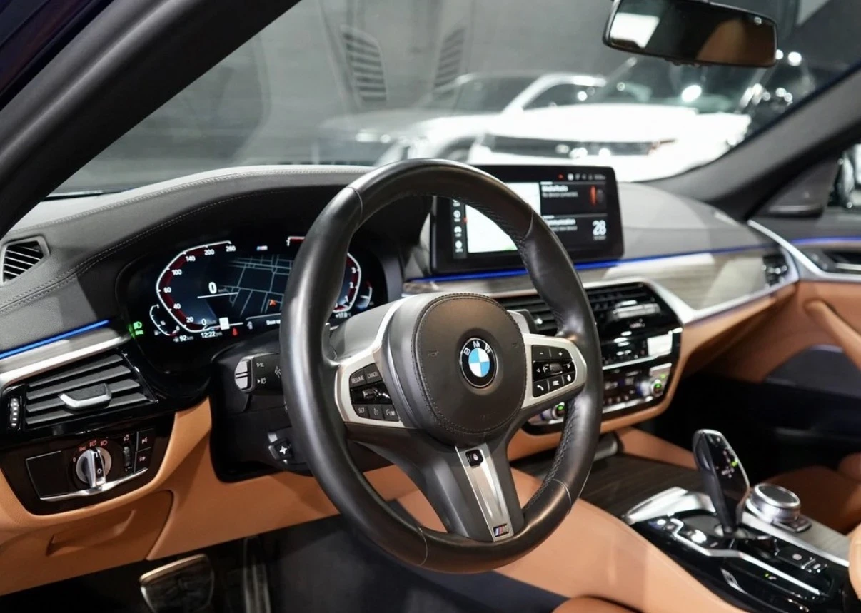 BMW 530 М ПАКЕТ * CARPLAY * H&K * HEAD UP * ПАНО * 29298КМ, снимка 6 - Автомобили и джипове - 54545293
