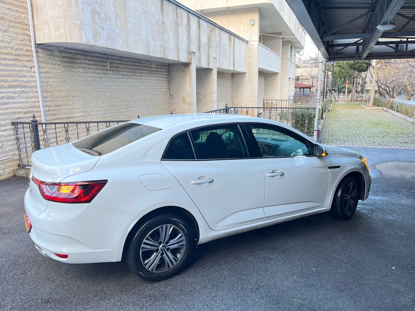 Renault Megane, снимка 2 - Автомобили и джипове - 54617955
