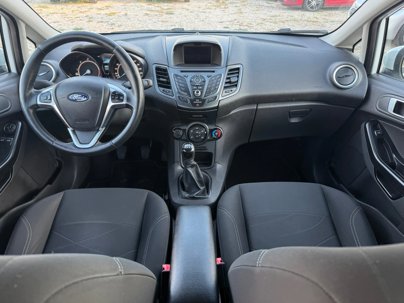 Ford Fiesta 1.5d/Nav/LED/Euro6, снимка 9 - Автомобили и джипове - 55318730