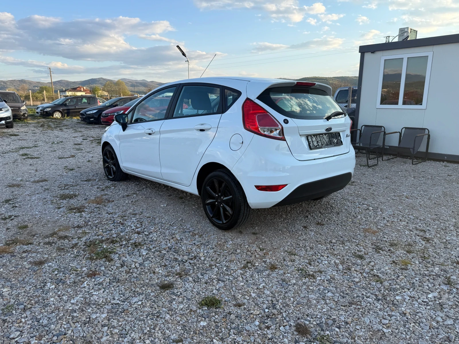 Ford Fiesta 1.5d/Nav/LED/Euro6, снимка 4 - Автомобили и джипове - 55318730