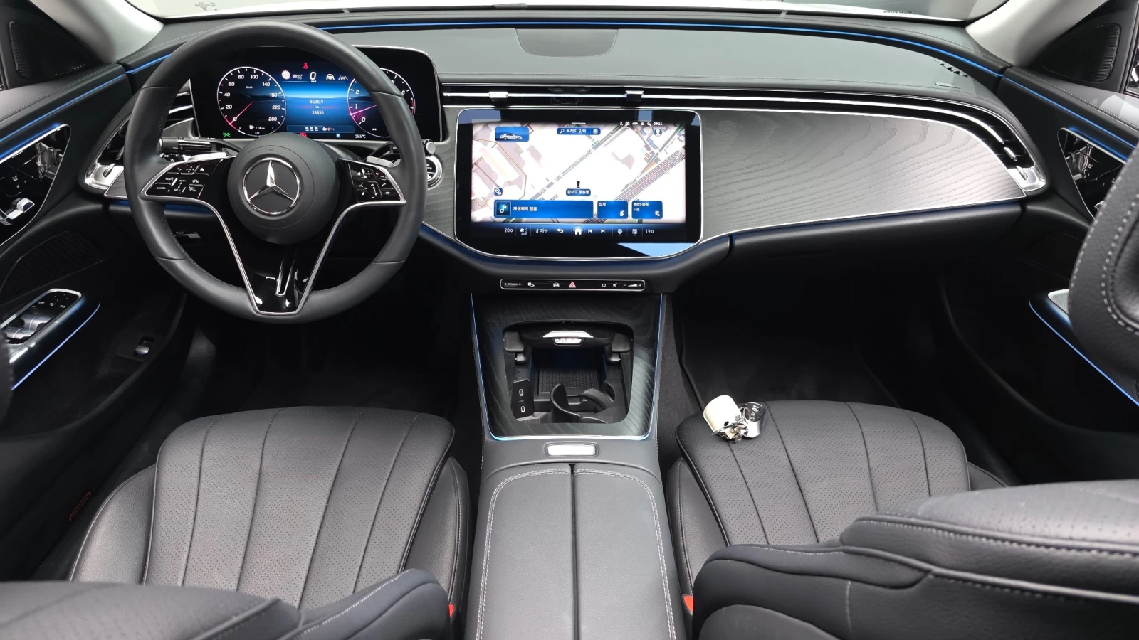 Mercedes-Benz E 200 ОБДУХВАНЕ/ПАНОРАМА/ДИСТРОНИК/360 КАМЕРИ, снимка 6 - Автомобили и джипове - 55404444