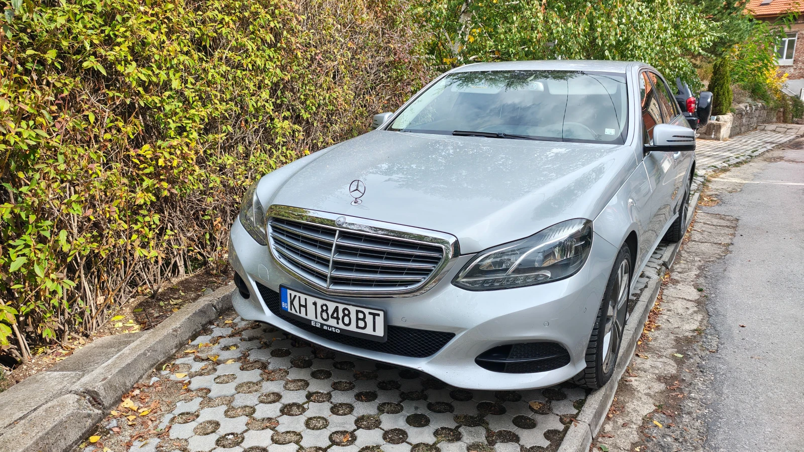 Mercedes-Benz E 220, снимка 3 - Автомобили и джипове - 56519872