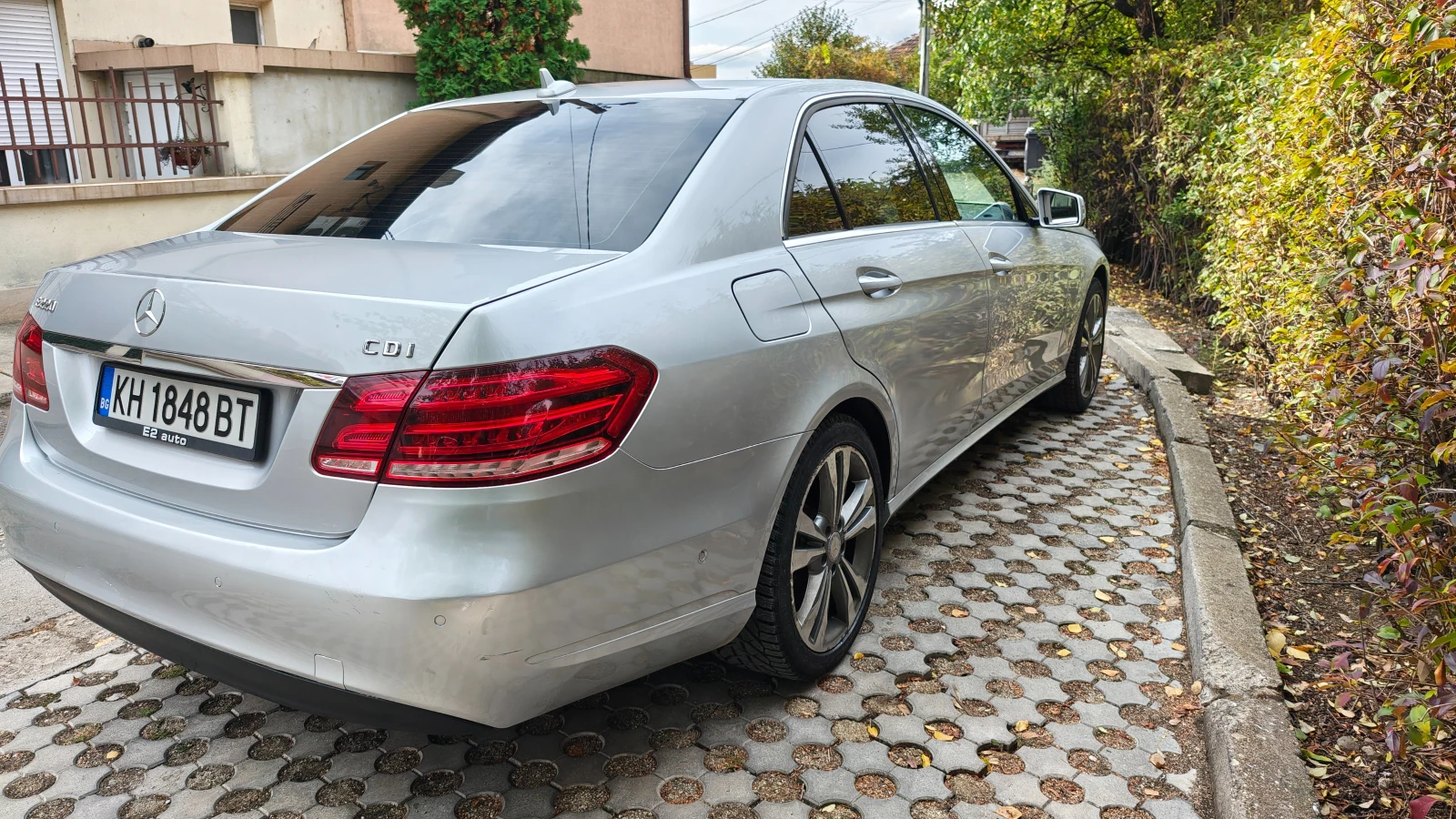 Mercedes-Benz E 220, снимка 5 - Автомобили и джипове - 56519872