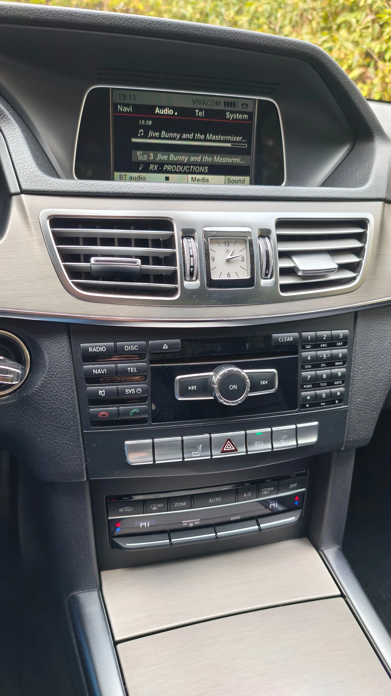 Mercedes-Benz E 220, снимка 12 - Автомобили и джипове - 56519872