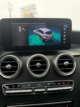 Mercedes-Benz GLC 300 4MATIC AMG Line | PANO | KEYLESS | 360  | CARFAX, снимка 6