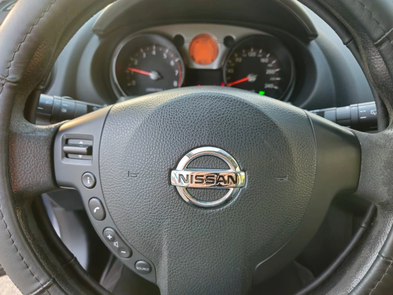 Nissan Qashqai 1.6i, снимка 12 - Автомобили и джипове - 48115734