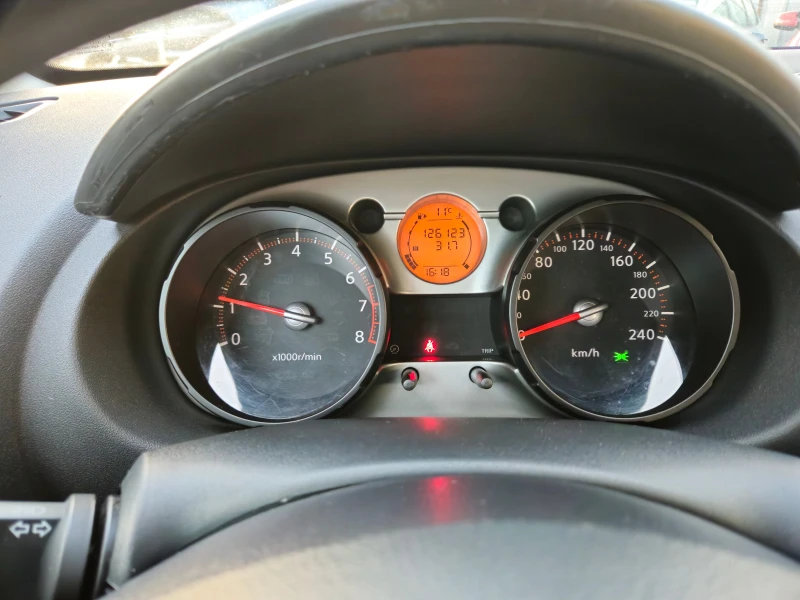 Nissan Qashqai 1.6i, снимка 11 - Автомобили и джипове - 48115734