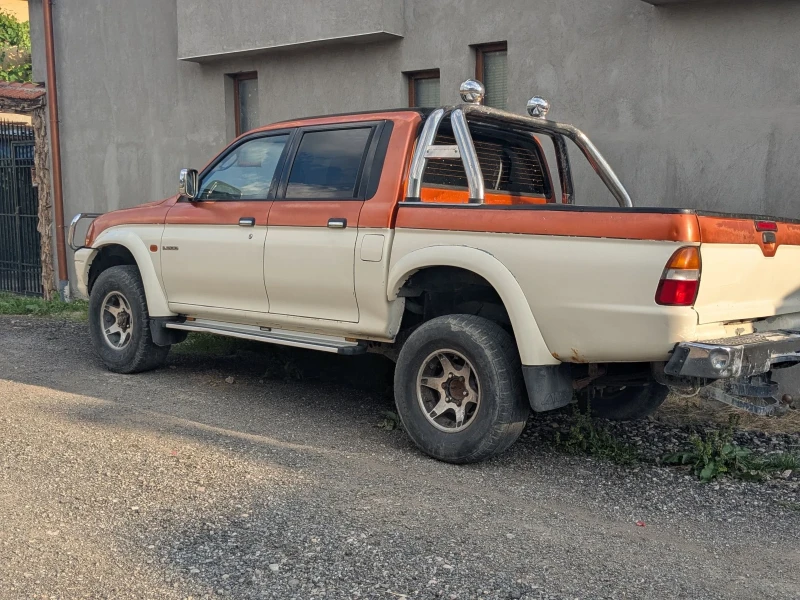Mitsubishi L200, снимка 5 - Автомобили и джипове - 51831486