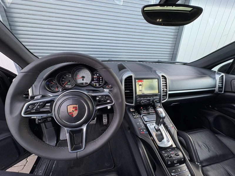 Porsche Cayenne S 4.2TDI, Distronic, Panorama, снимка 15 - Автомобили и джипове - 52697791