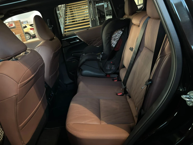 Mitsubishi Outlander LUXURY PACK+ PHEV, снимка 11 - Автомобили и джипове - 53175199