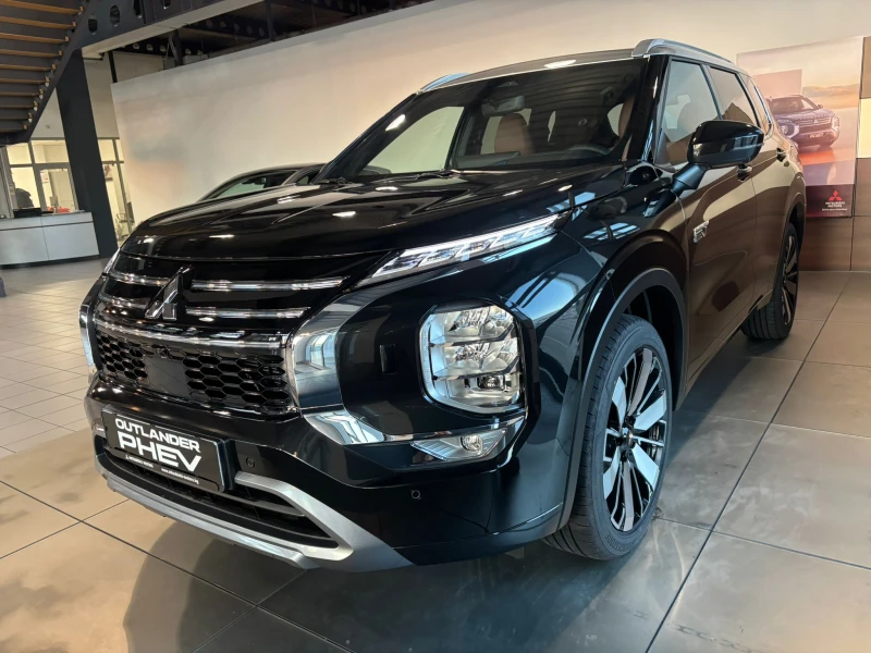 Mitsubishi Outlander LUXURY PACK+ PHEV, снимка 2 - Автомобили и джипове - 53175199