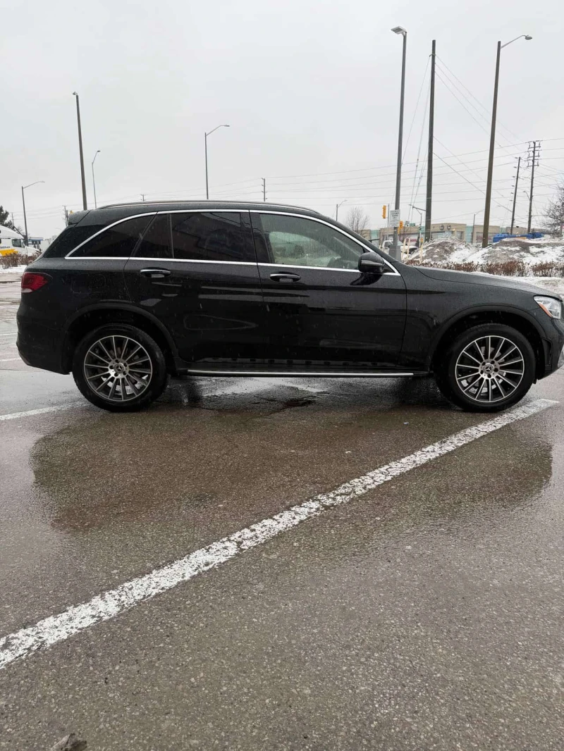 Mercedes-Benz GLC 300 4MATIC AMG Line | PANO | KEYLESS | 360  | CARFAX, снимка 10 - Автомобили и джипове - 53599229